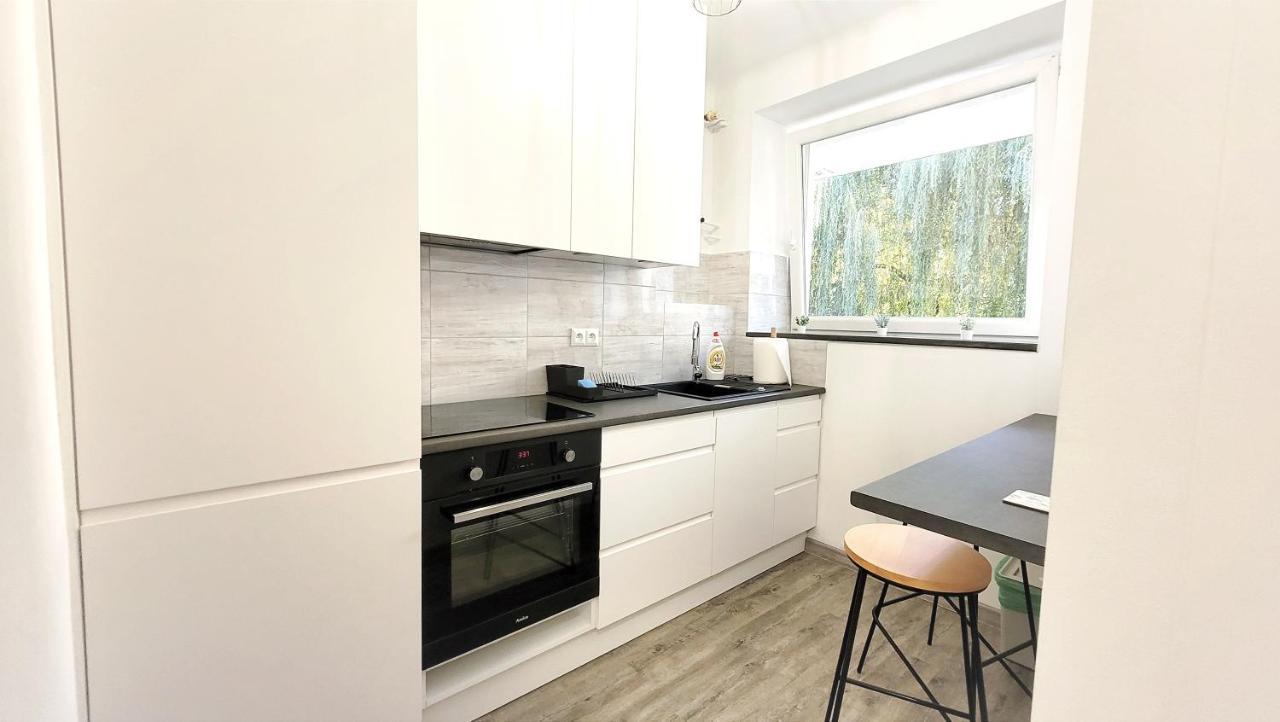 Great Life - Apartment Next To Metro Station Варшава Екстериор снимка