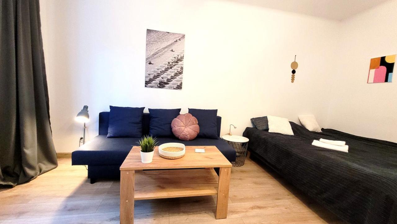 Great Life - Apartment Next To Metro Station Варшава Екстериор снимка