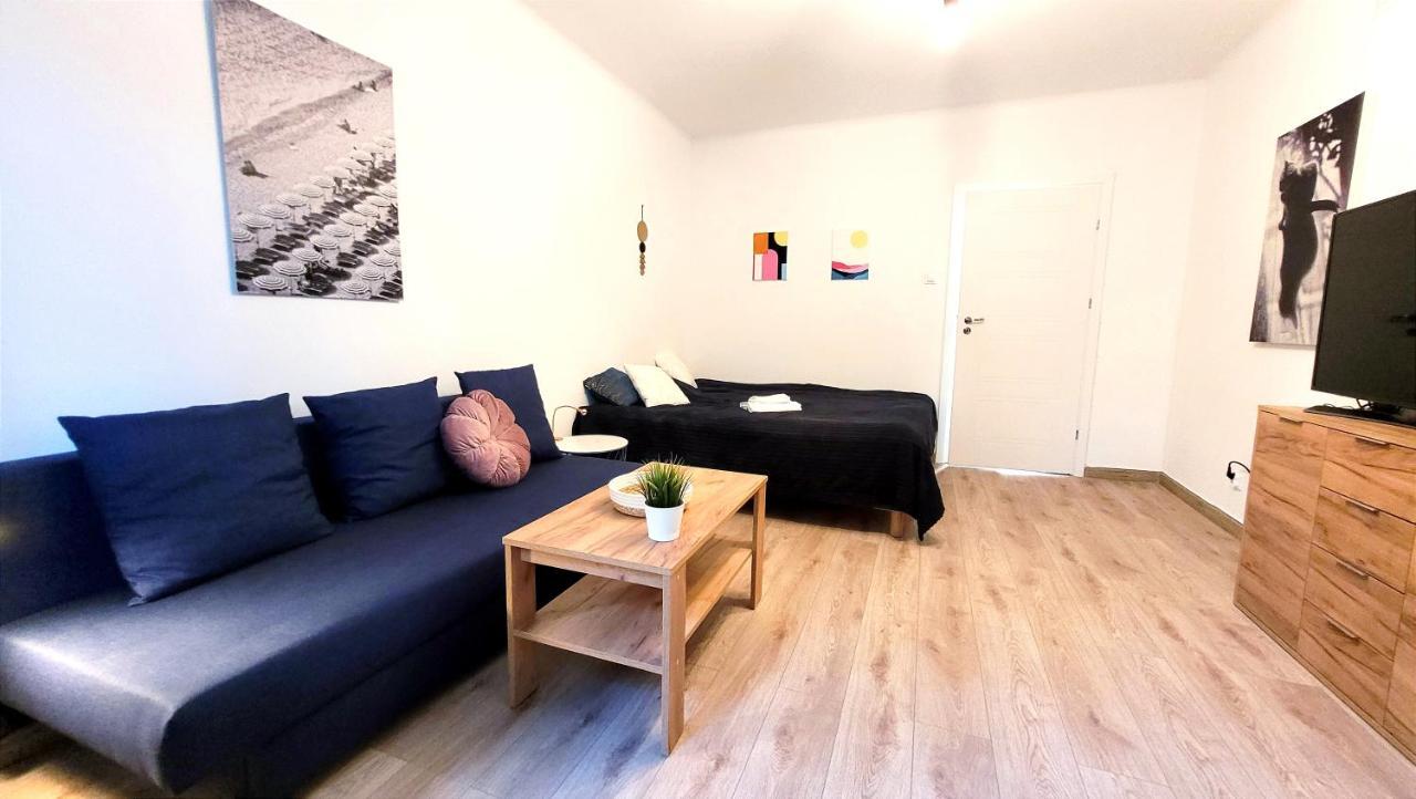 Great Life - Apartment Next To Metro Station Варшава Екстериор снимка