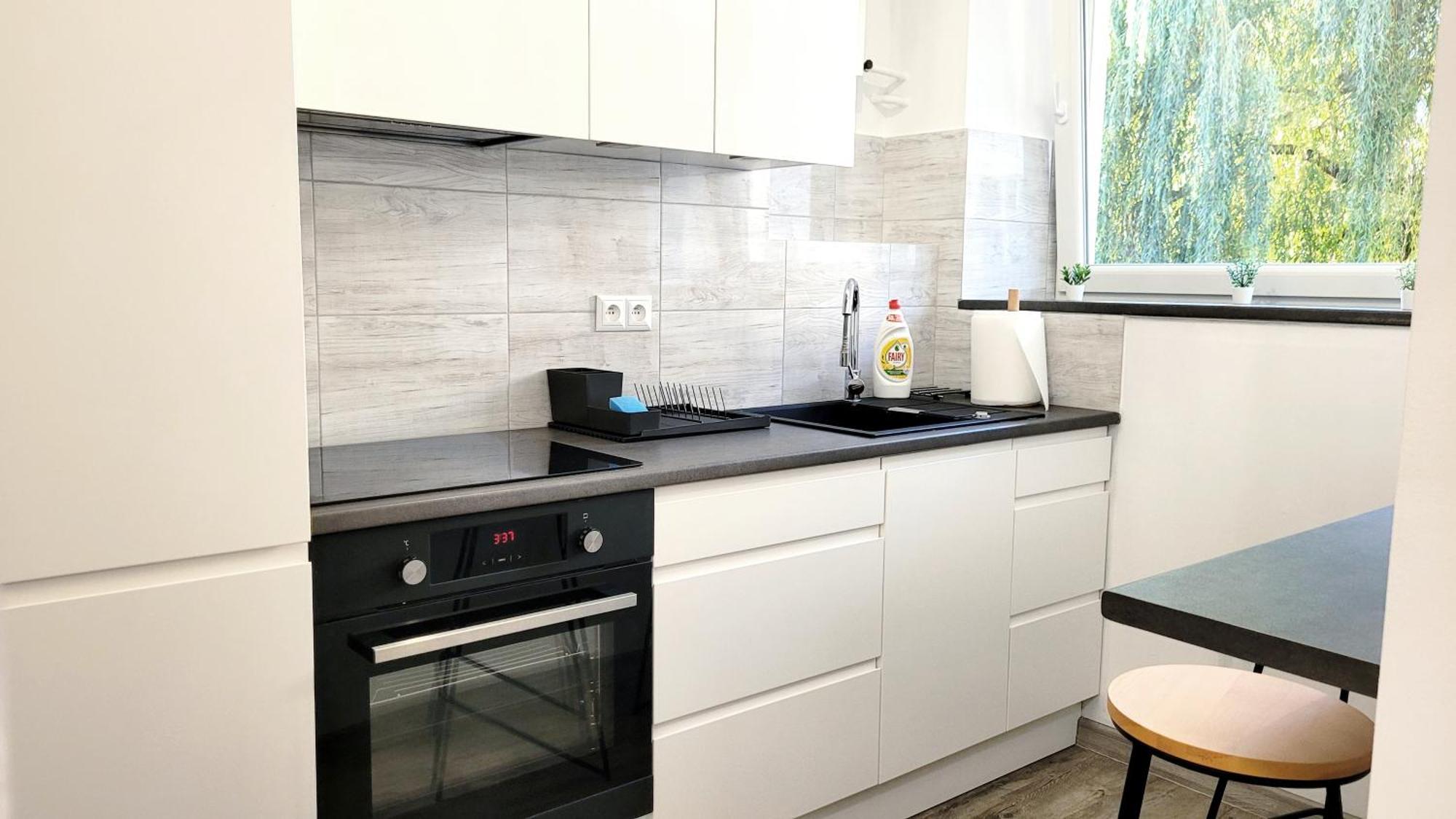 Great Life - Apartment Next To Metro Station Варшава Екстериор снимка